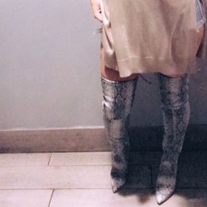 Snake Print over the knee boots 👢 🐍
